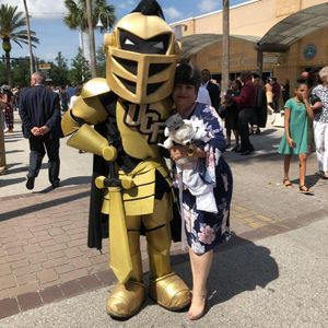 Meet your Posher, Estrella